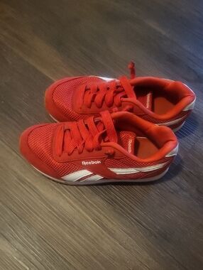 Reebok Kids Red and White Low-Top Sneakers